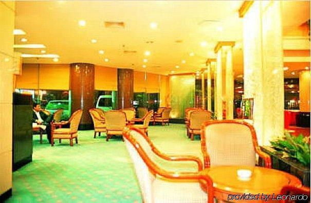 Crown Hotel Wuhan Dalaman gambar