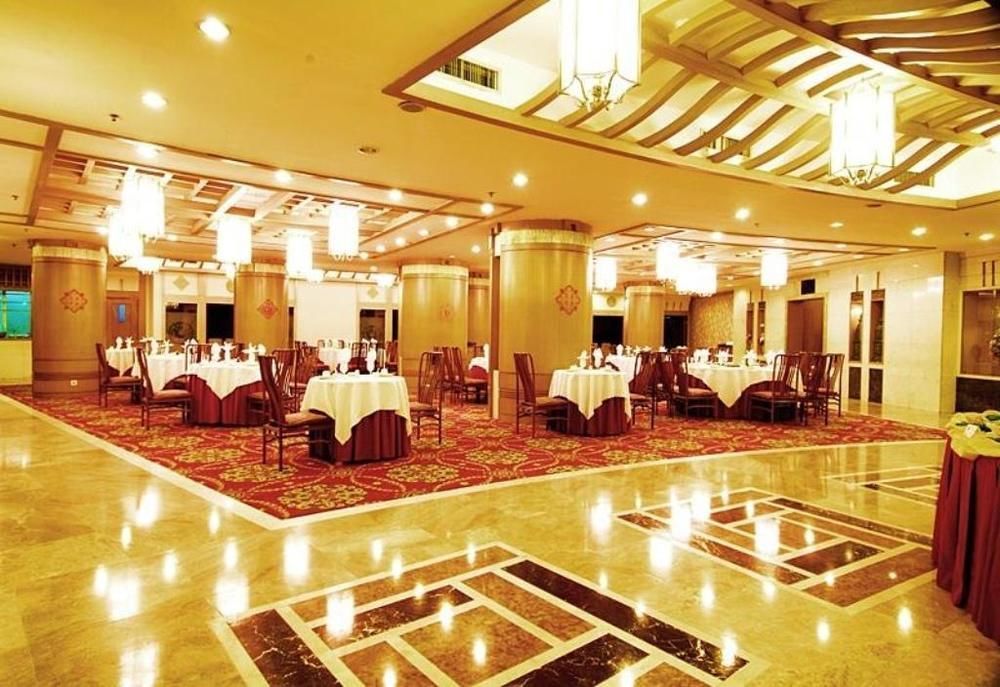 Crown Hotel Wuhan Luaran gambar