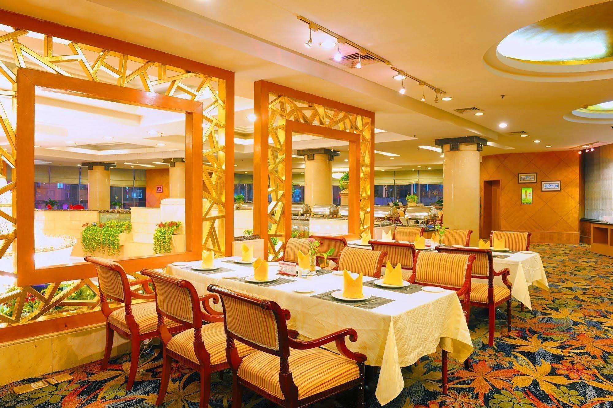 Crown Hotel Wuhan Luaran gambar